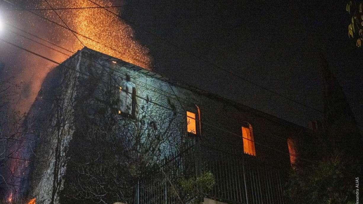 Incendie près du Parc Longchamp à Marseille : un immeuble désaffecté ravagé par les flammes