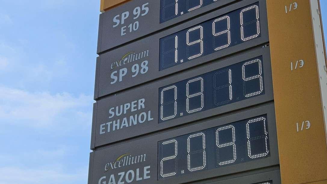 Flambée des carburants : "Notre secteur est littéralement étranglé", l'alerte des transporteurs routiers en PACA