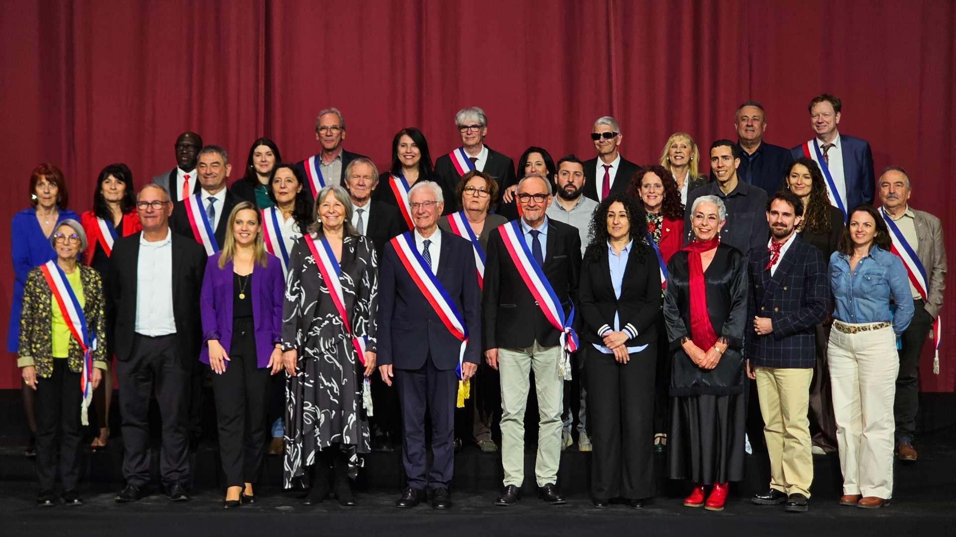 Martigues : Gaby Charroux et ses 12 adjoints élus par le conseil municipal