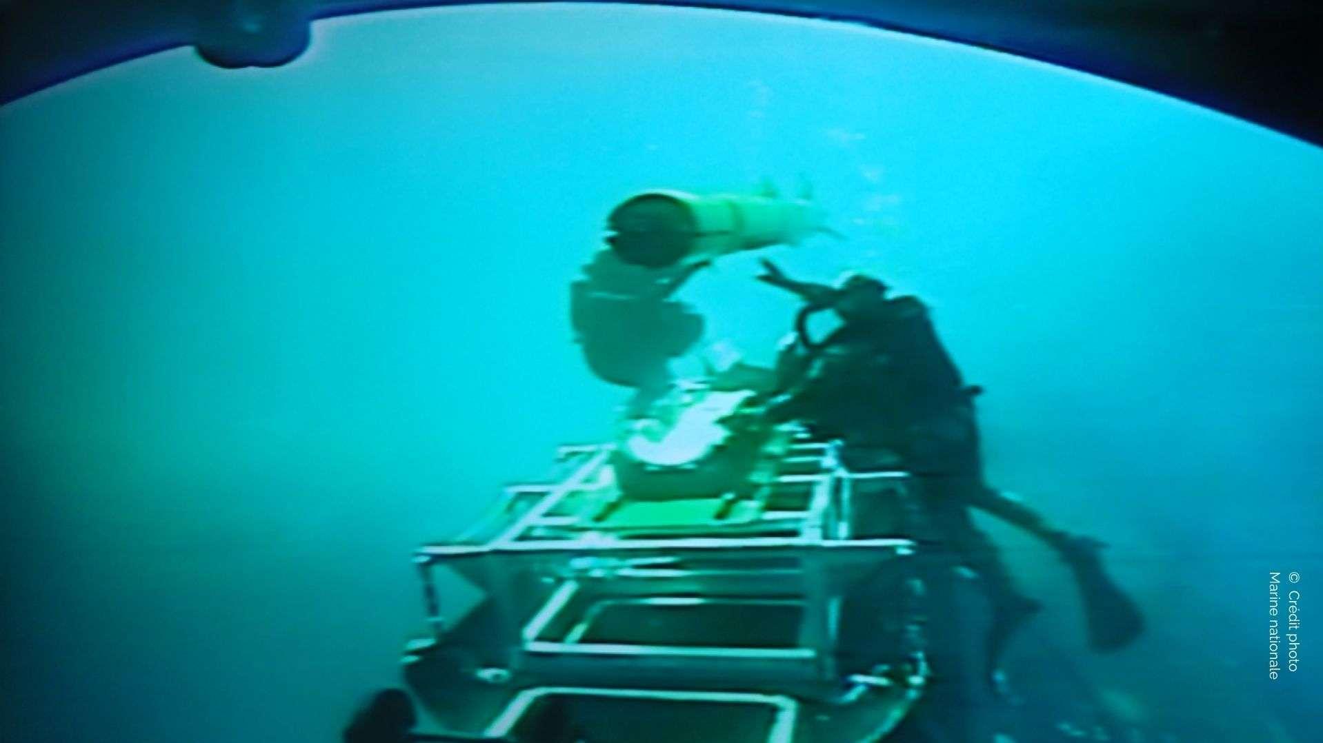 Toulon : un sous-marin français déploie avec succès un drone de l'US Navy en immersion