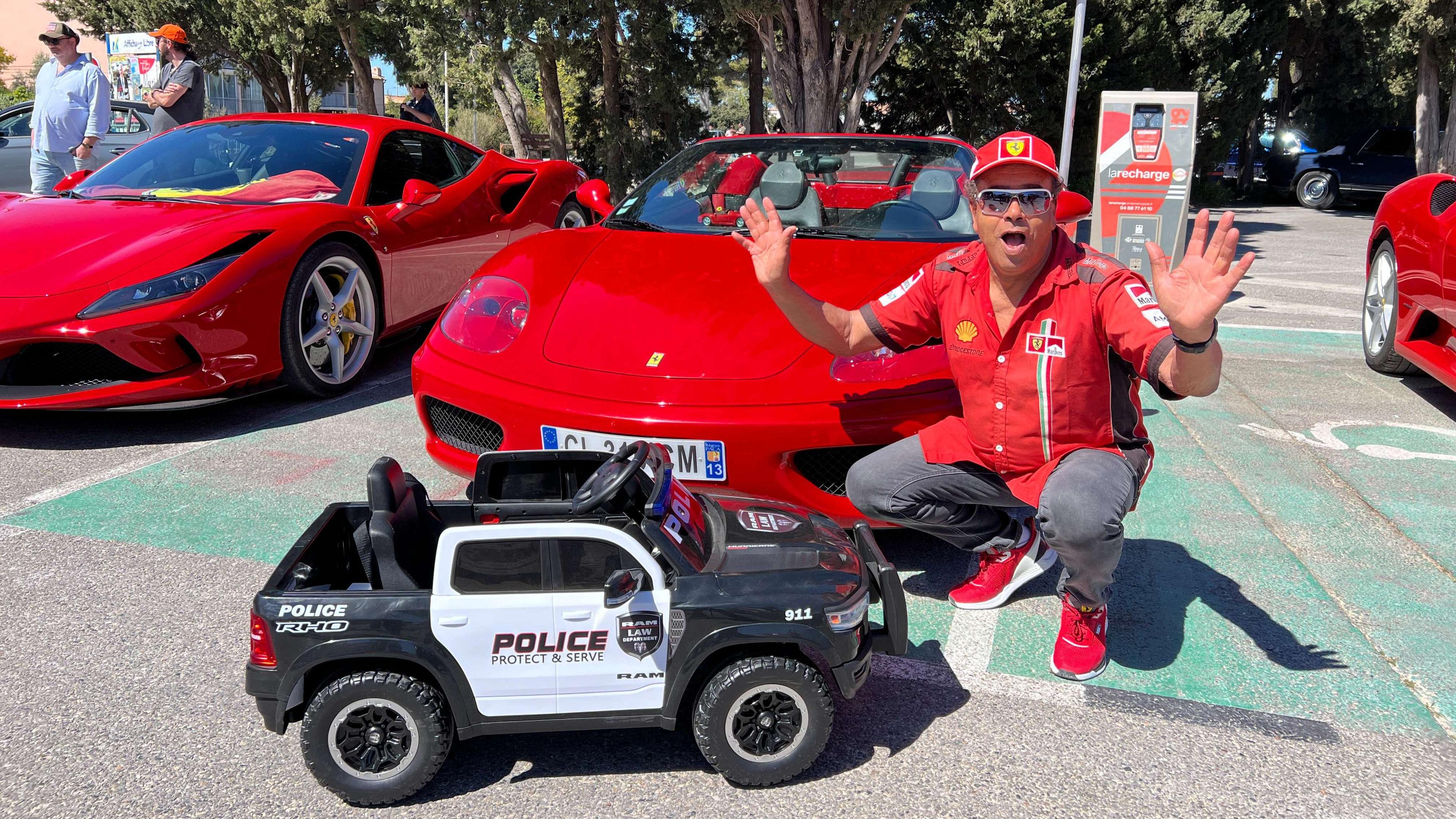 Rassemblement de véhicules anciens et prestige à La Couronne : un parking de luxe 