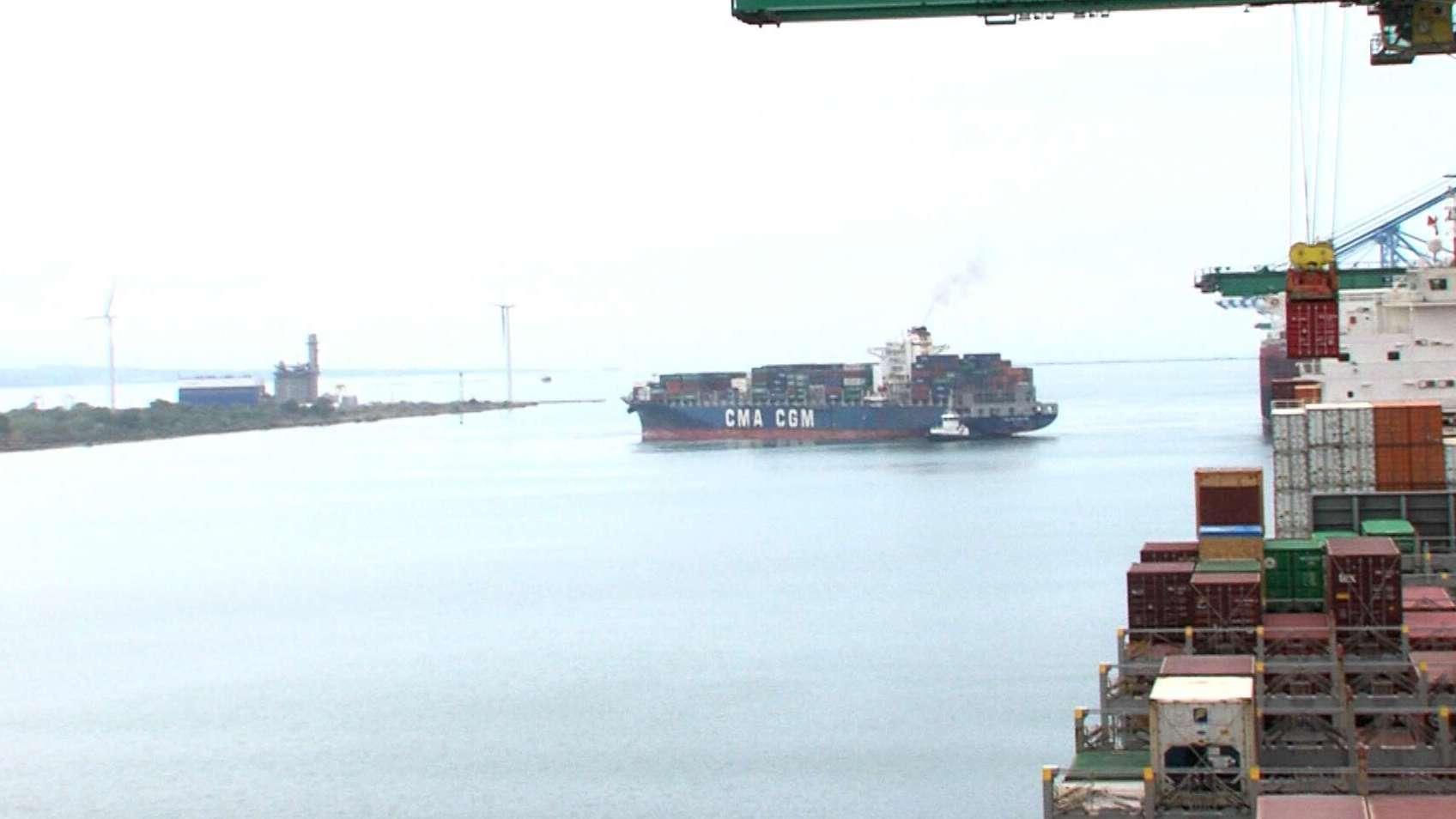 Détroit d'Ormuz: un navire du français CMA CGM "a fait l’objet de tirs de semonce"