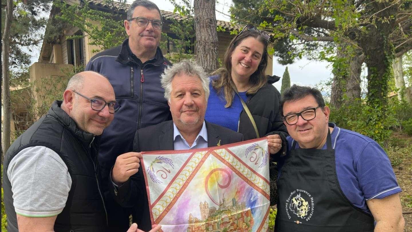 Marseille : les disciples Escoffier, "Roi des cuisiniers", offrent aux plus démunis un repas de prestige