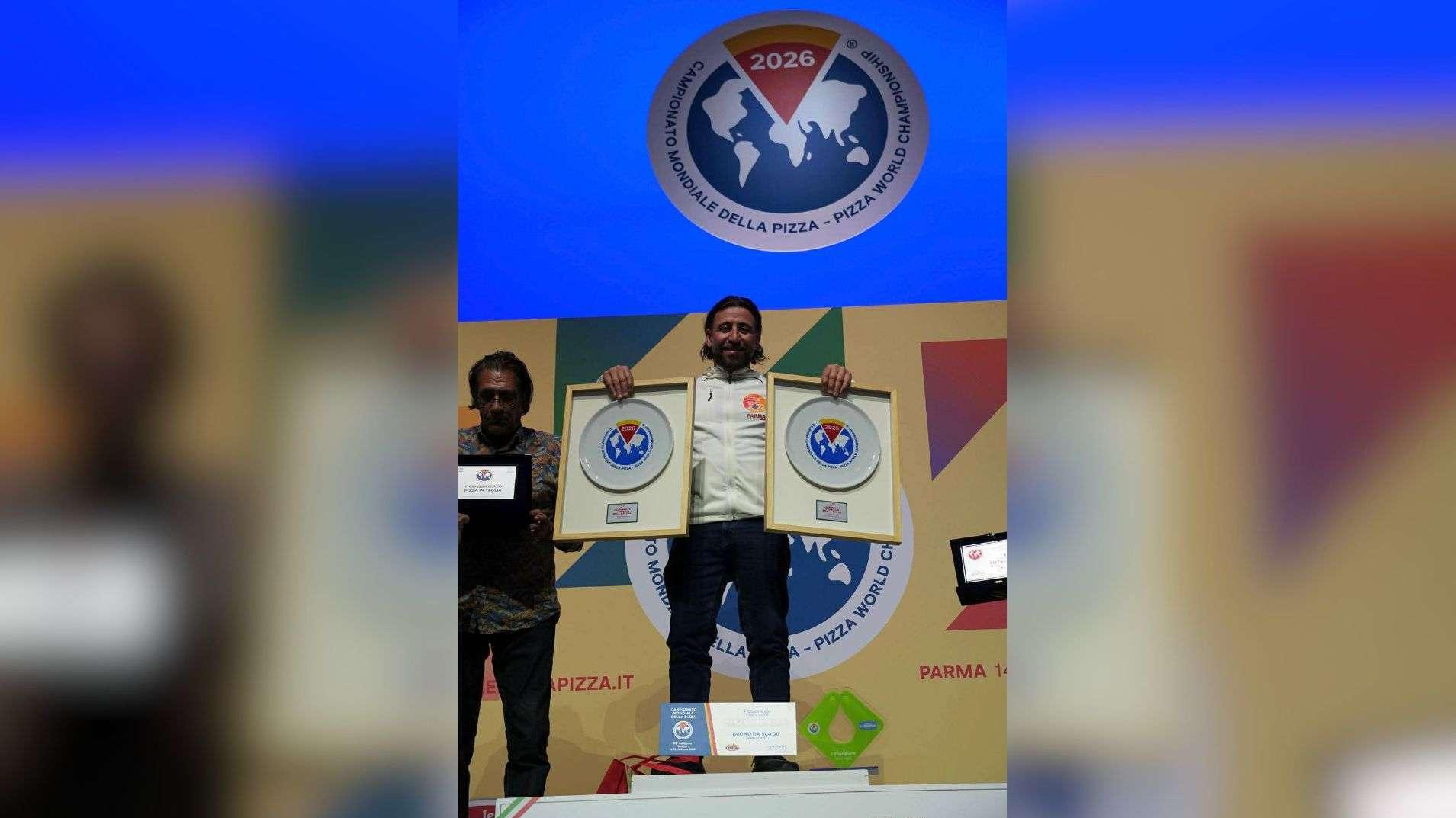 « C’est la consécration » : Ludovic Bicchierai, le pizzaïolo de Sausset-les-Pins, sacré double champion du monde à Parme !