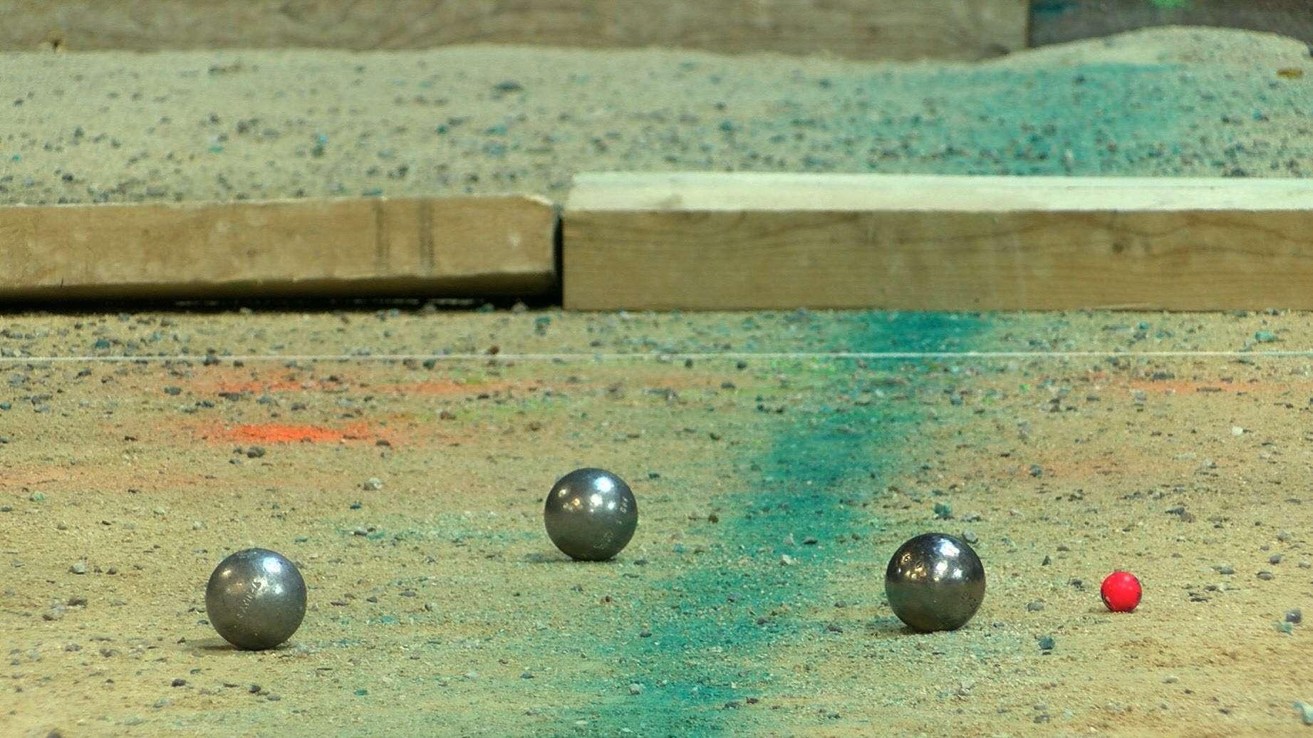 Istres : à Rassuen, la Boule Gazeuse cultive la passion de la pétanque dans un boulodrome unique en Provence