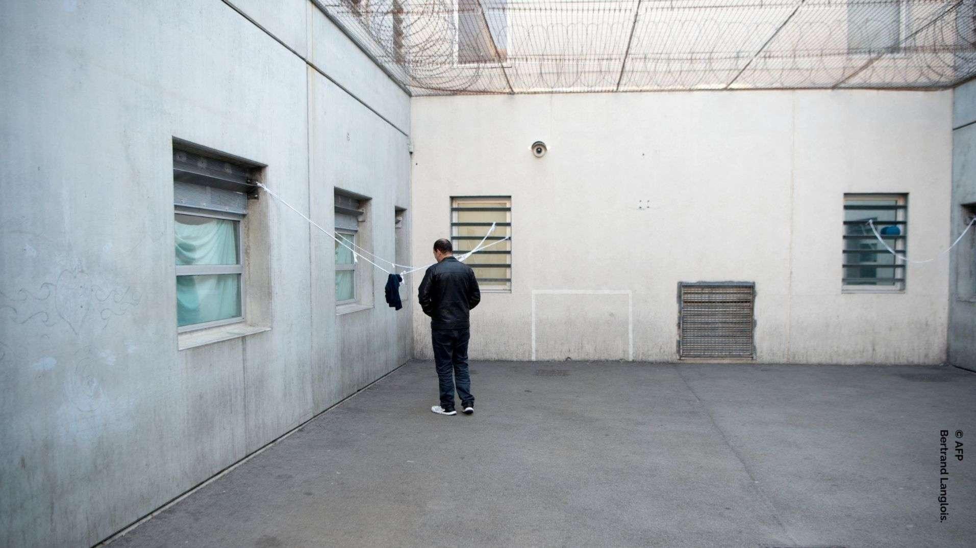 A Marseille, au centre de rétention pour étrangers "c'est pire que la prison"