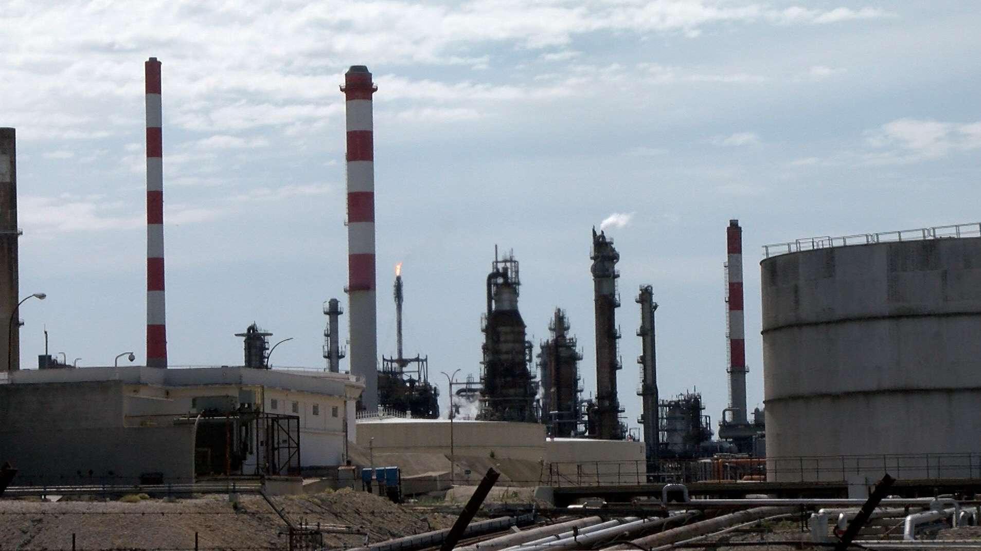 Martigues : incident industriel à Lavéra, recours à la torche et dispositif anti-pollution déployé