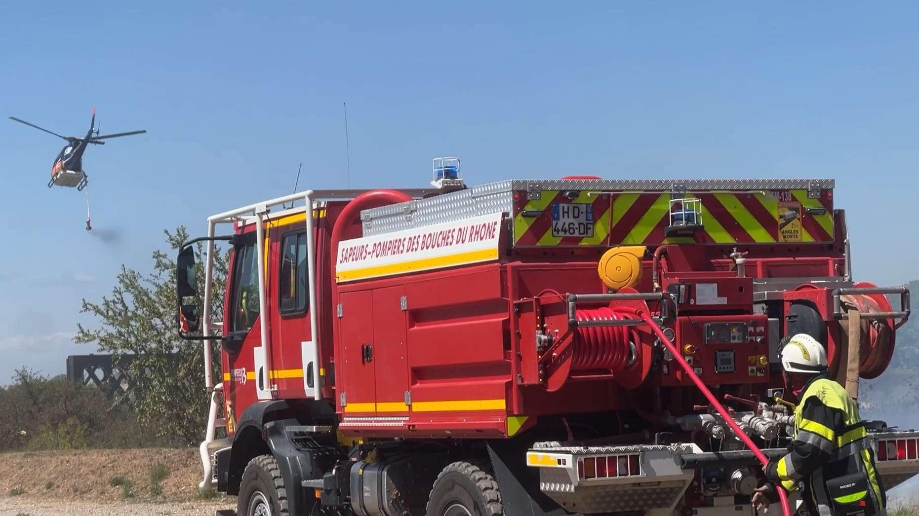 Lançon-Provence : incendie maîtrisé en bordure de l’A7, les Canadair mobilisés
