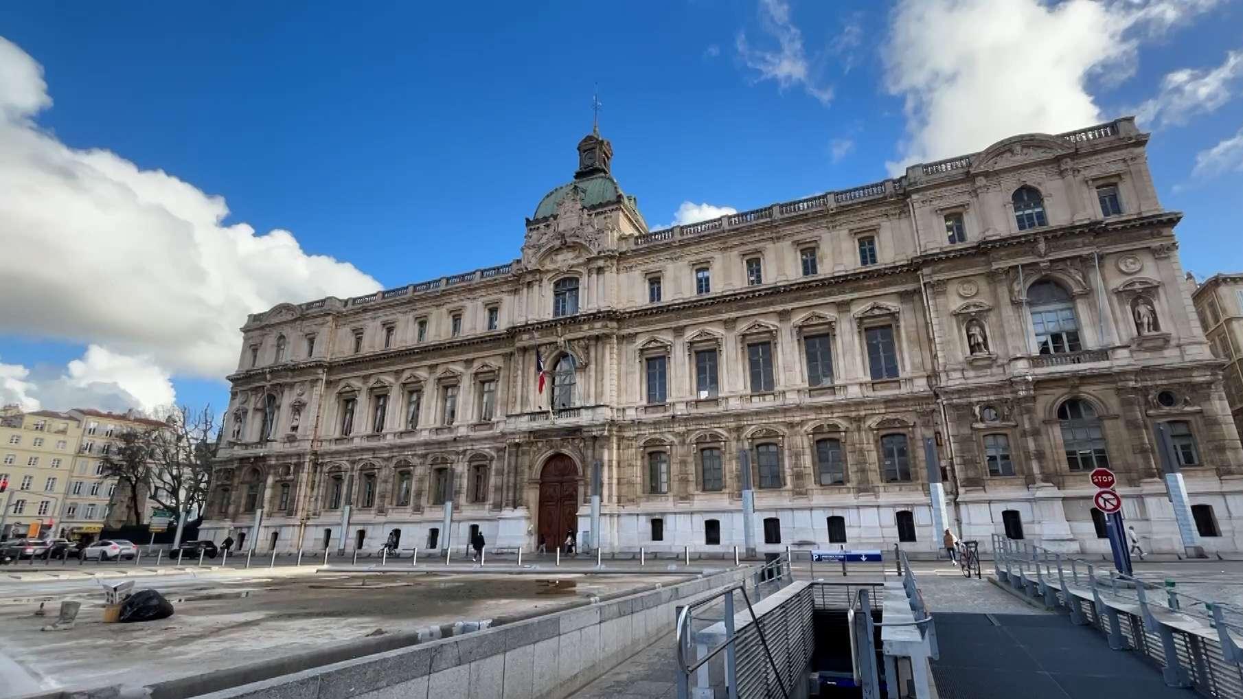 Renouvellement des titres de séjour : à Marseille une manifestation pour dénoncer les difficultés