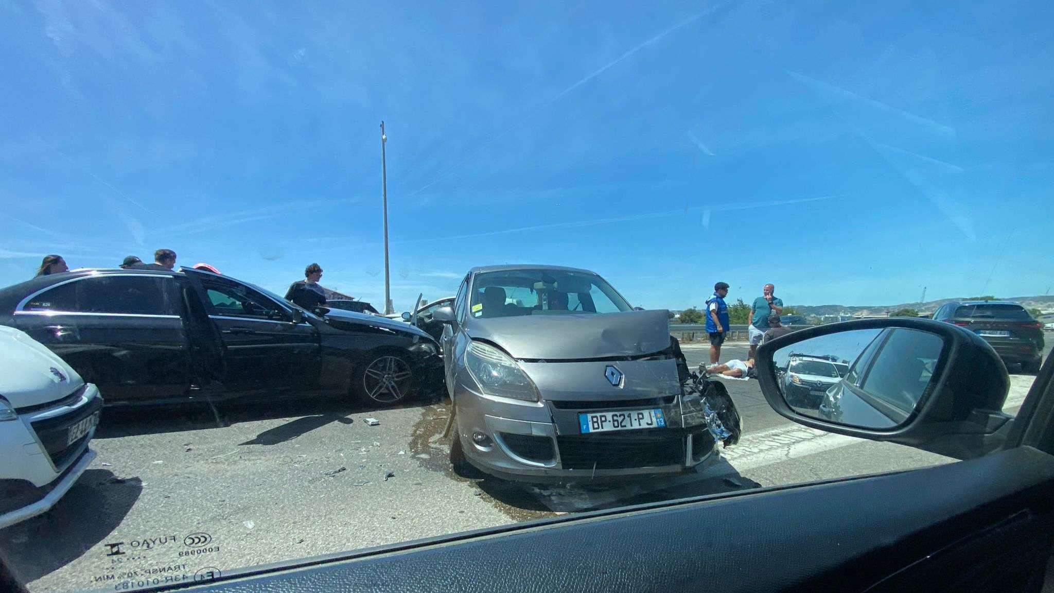Marseille: Bouchon en cours sur l'A55 après un accident impliquant un deux roues