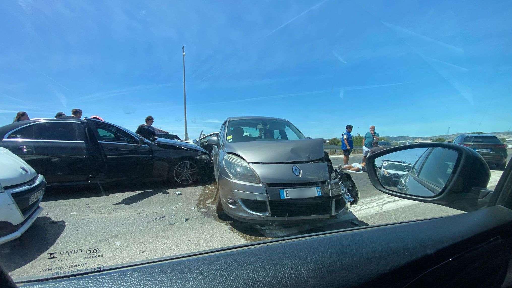 Marseille: Bouchon en cours sur l'A55 après un accident impliquant un deux roues