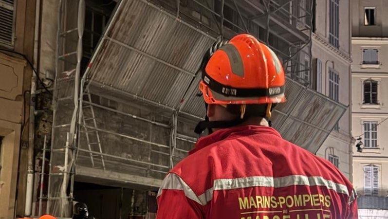 Marseille : l’effondrement d’un immeuble en rénovation mobilise d’importants moyens de secours