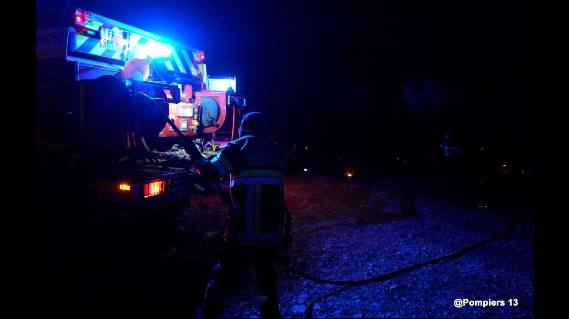 Incendie à Lançon : le feu recule sur ses deux flancs mais la prudence reste de mise