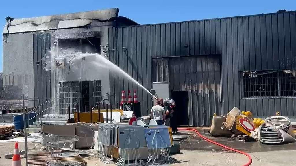  « J’ai pas encore osé compter les pertes » : le gérant de Signal Market sous le choc après la destruction de ses locaux dans l'incendie de Rognac