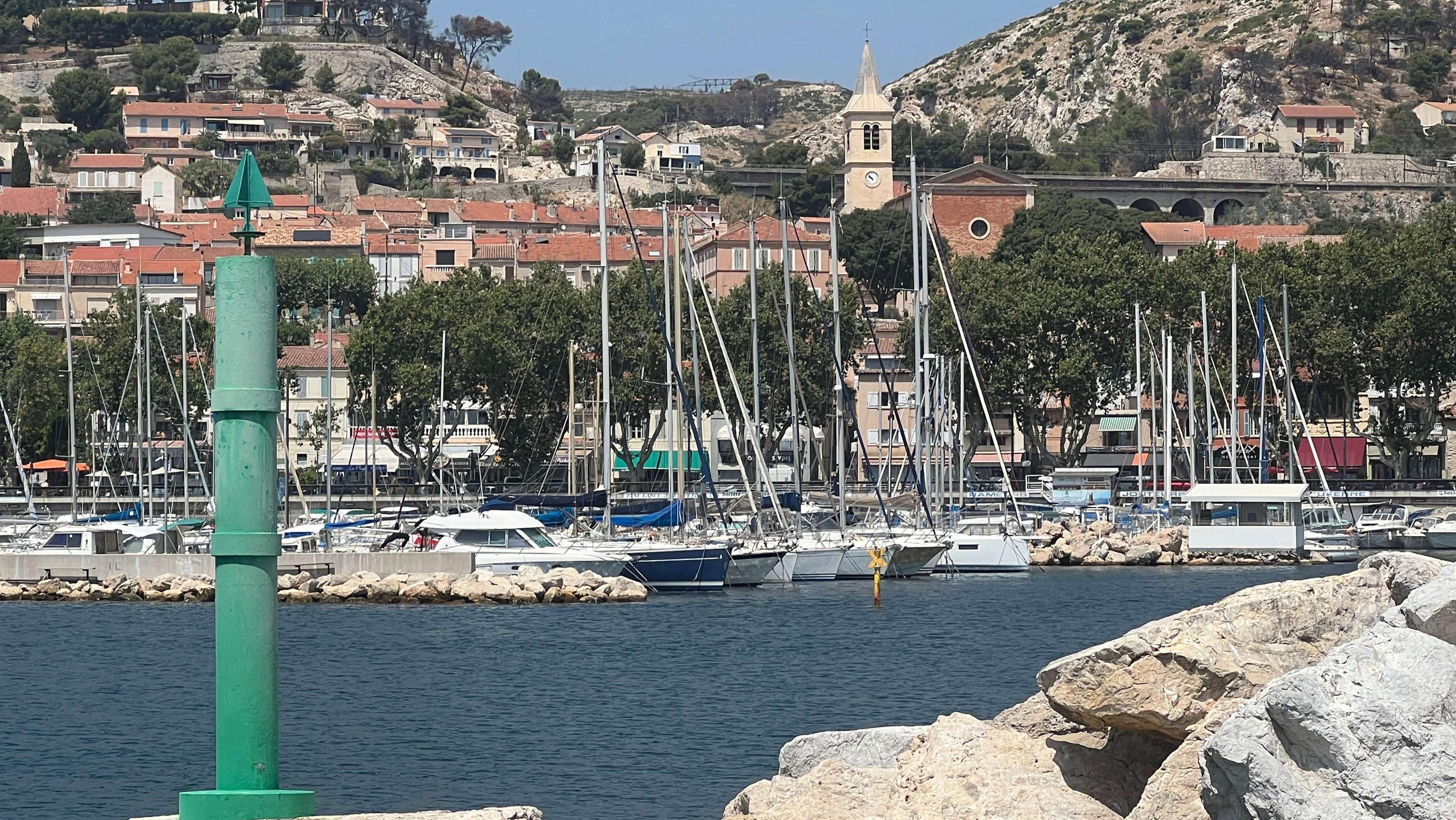 "C'est devenu la jungle !" : le coup de gueule des habitants de l'Estaque contre la saleté.