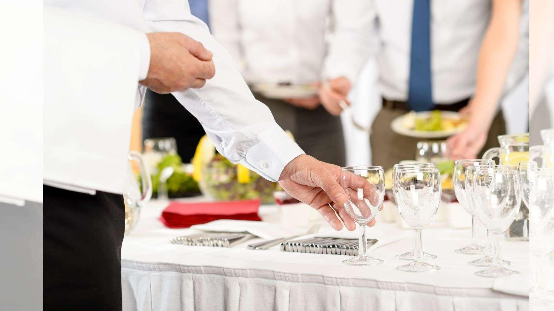 Le groupe Sodexo, fondé à Marseille, assurera la restauration sur les sites de Meta dans le monde