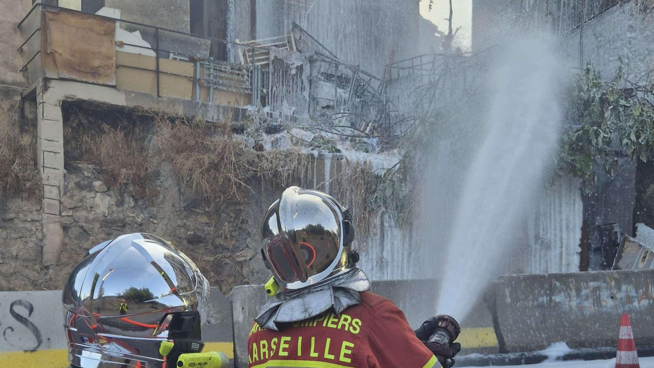 Marseille: Pronostic vital engagé pour un homme de 30 ans après un incendie dans un immeuble