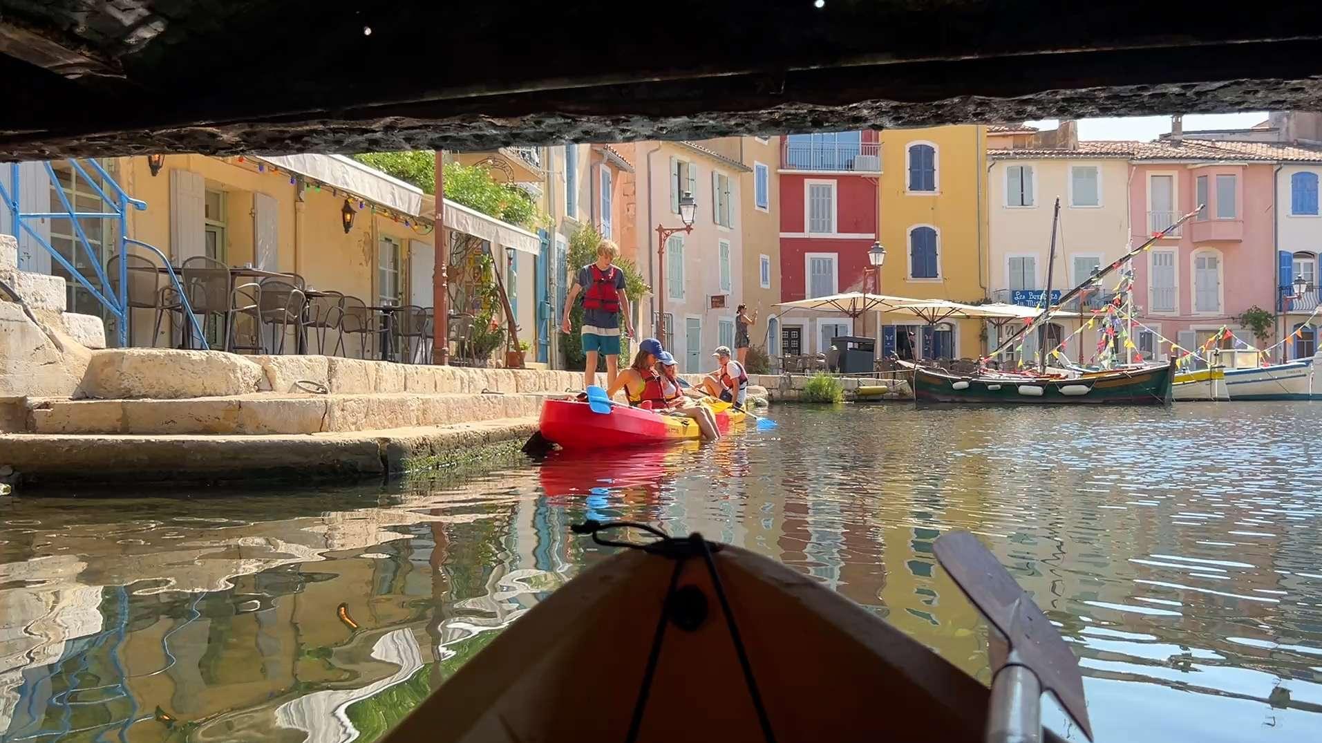 « On voit la ville sous un autre angle » : nous avons testé la balade en kayak sur les canaux de Martigues