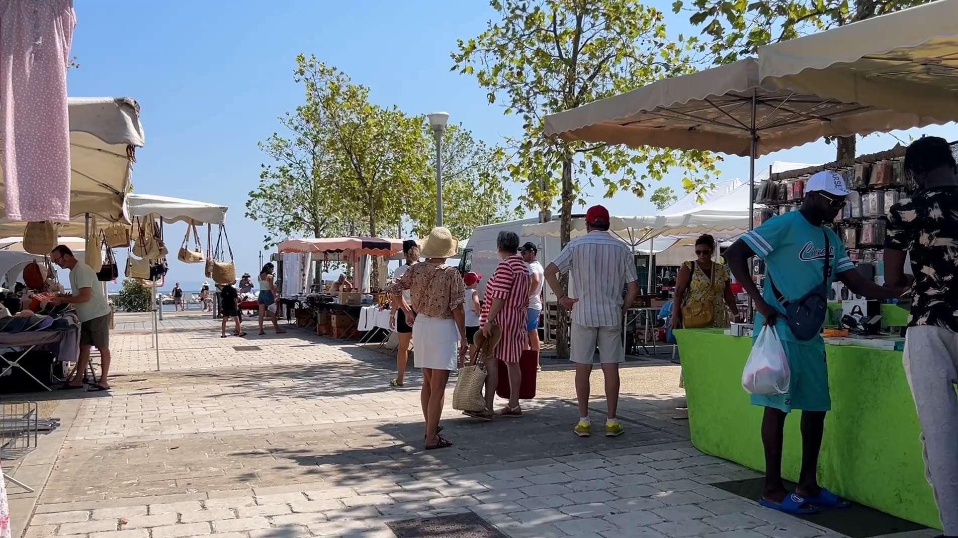 Martigues : entre canicule et ferveur touristique, l’été contrasté du marché de Jonquières
