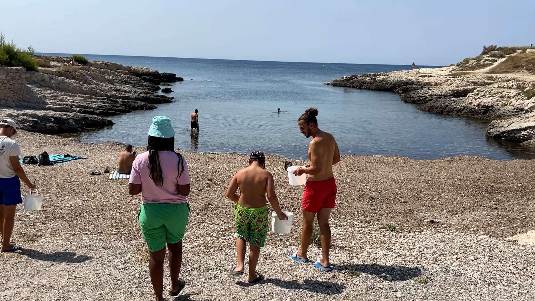 Sausset-les-Pins : entre crabes et posidonies, comment les enfants deviennent les gardiens de la Côte Bleue grâce à Inf'eau mer