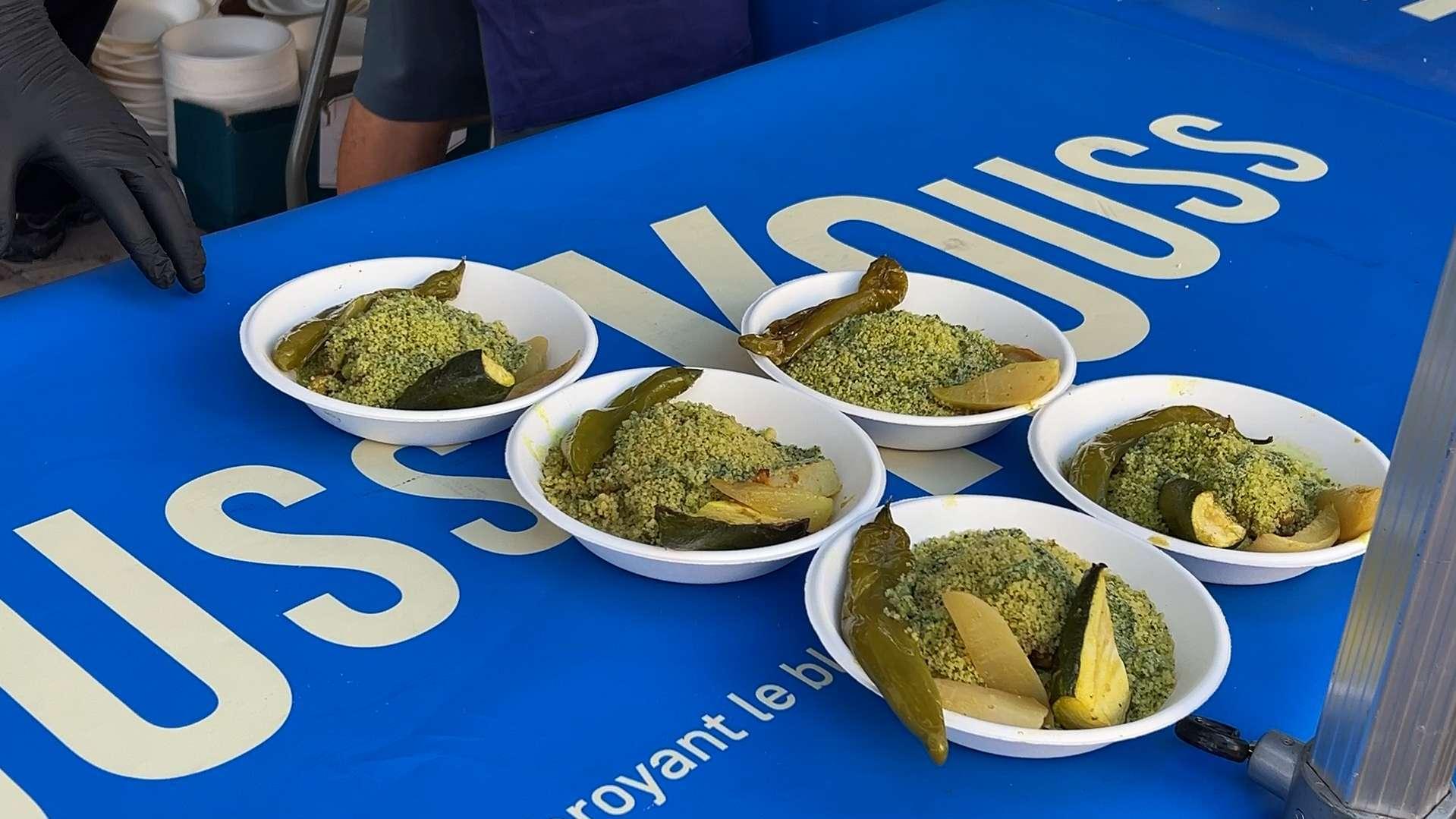« Le couscous du métissage » : à Marseille, le Kouss.Kouss Festival régale les foules avec sa mystérieuse recette « verte »
