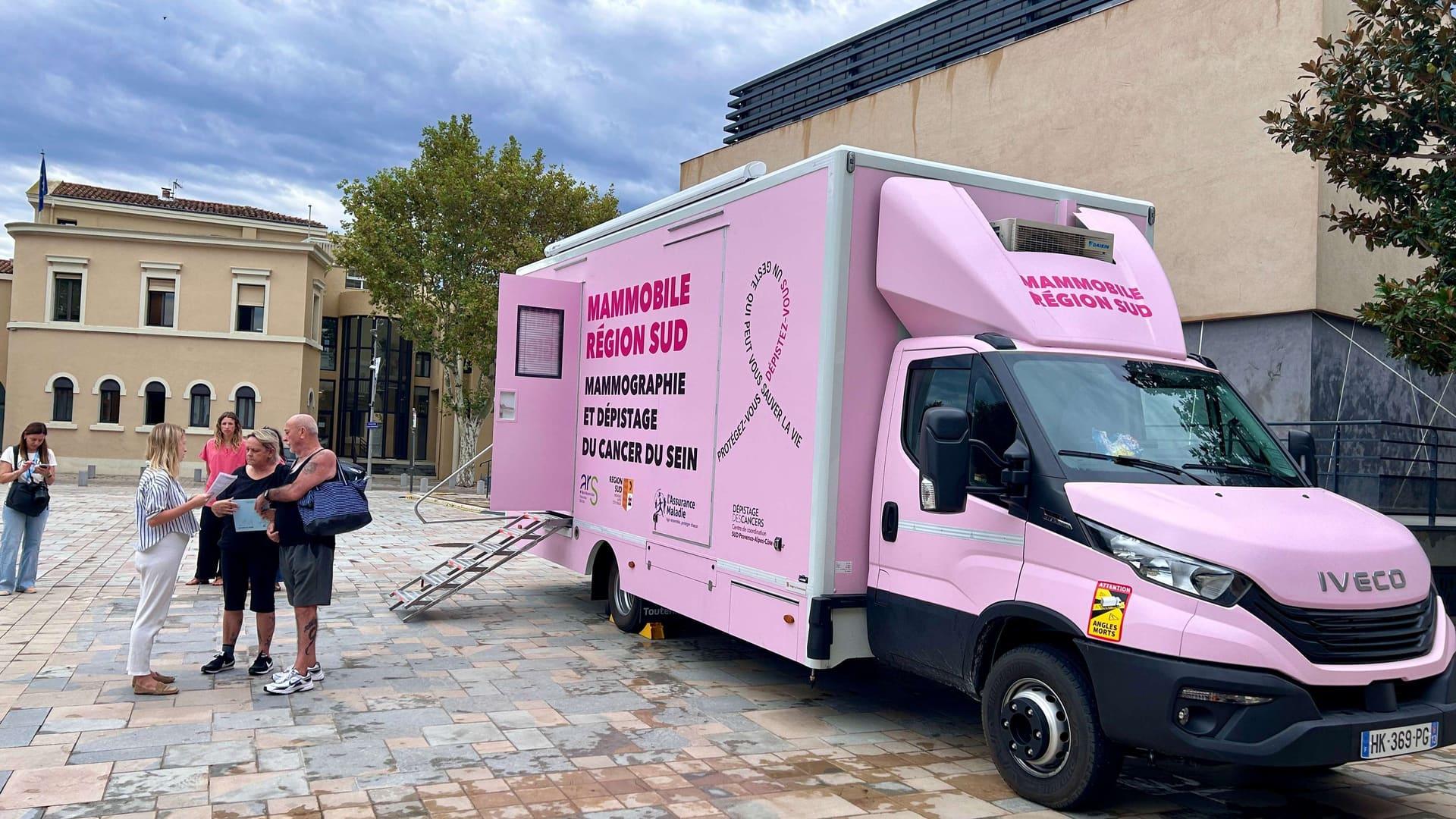 À Berre-l'Étang, ce camion rose qui sauve des vies : immersion à bord du Mammobile