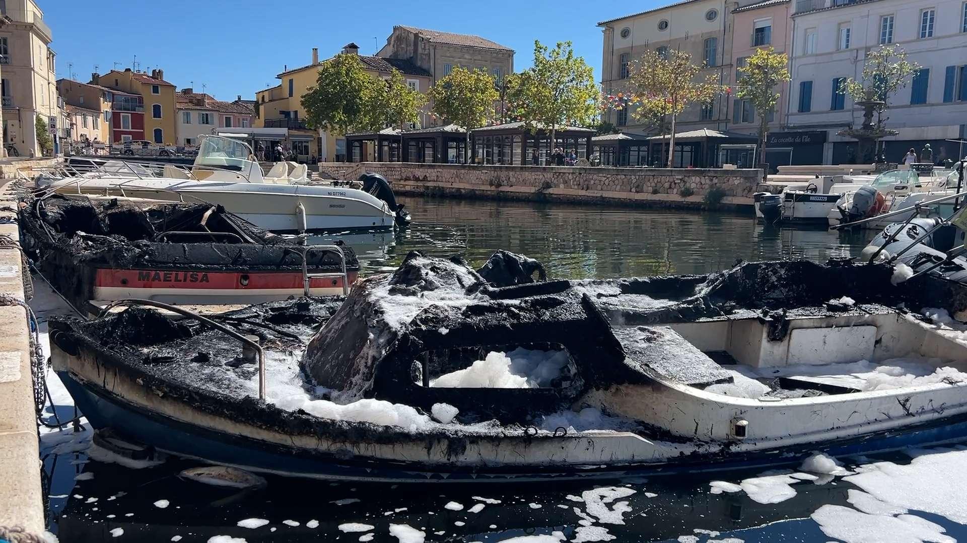 Martigues : deux bateaux brûlent sur le quai François Marceau, l'intervention rapide des pompiers évite le pire