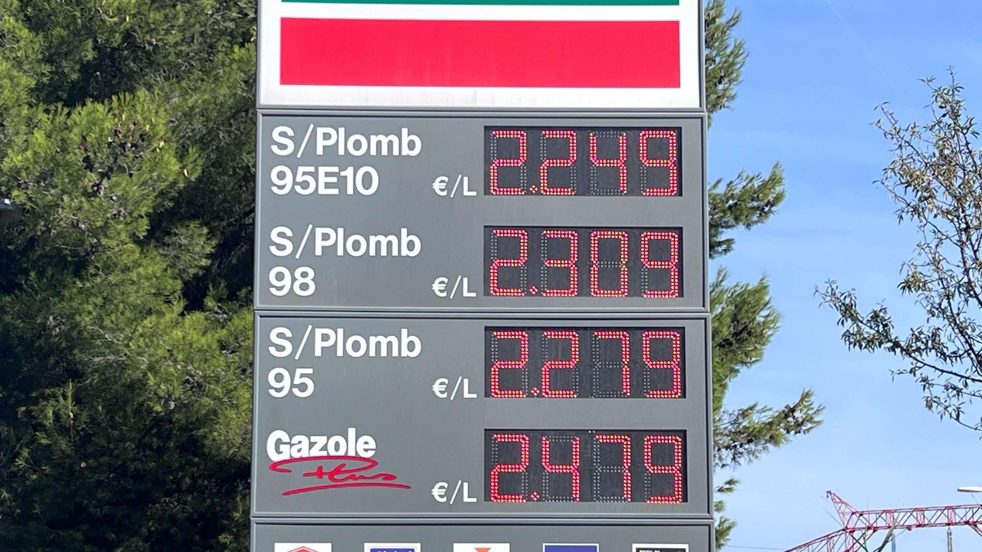 Flambée des carburants : les transporteurs routiers annoncent une mobilisation dès le 21 octobre