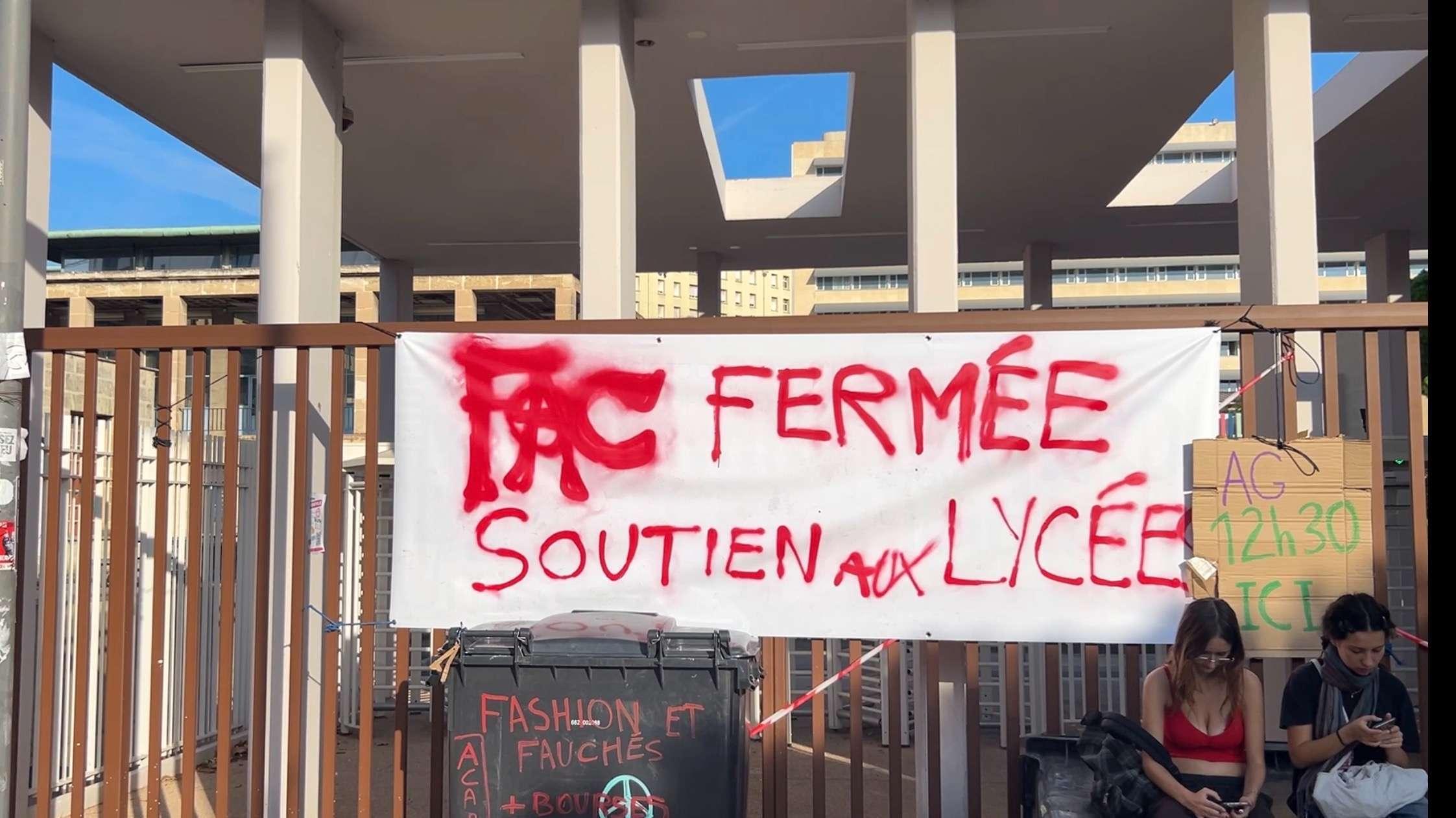 Blocus des lycées. « On voulait surtout montrer notre solidarité » : la Faculté des Sciences de Marseille Saint-Charles se mobilise 