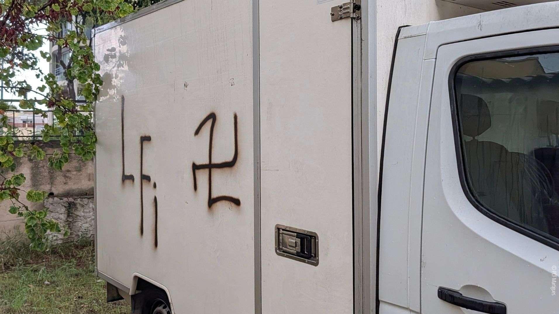 Martigues : croix gammées et tags sur le local du Parti communiste, le PCF dépose plainte