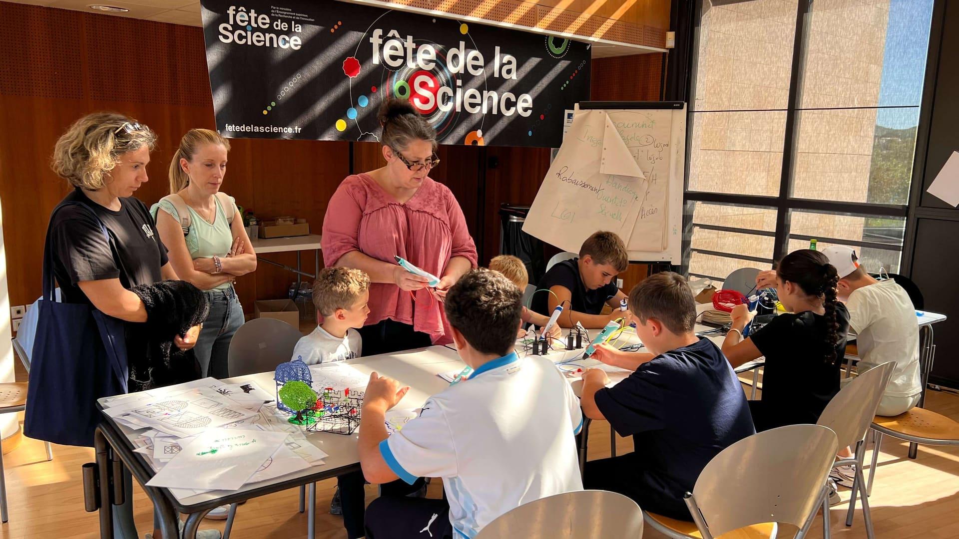 Martigues : quand le numérique et la science s'apprennent en s'amusant au village des sciences