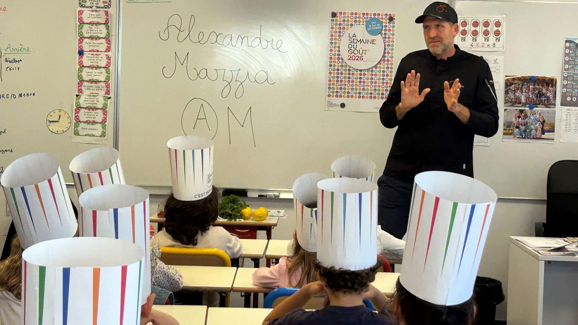 Marseille : quand le chef triplement étoilé Alexandre Mazzia fait la classe aux enfants pour la Semaine du Goût