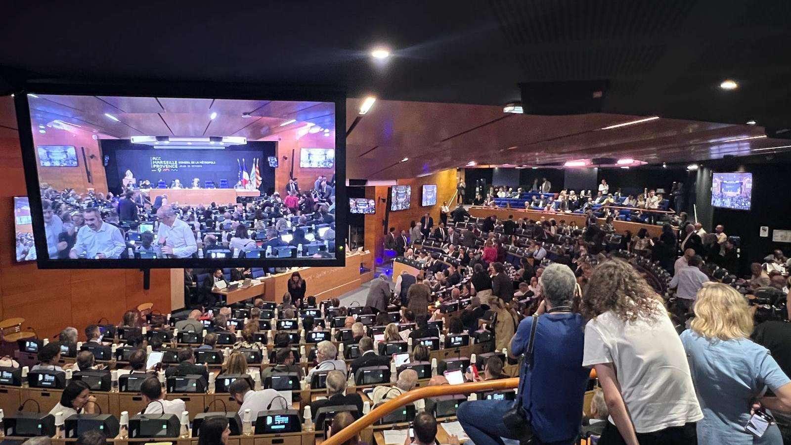  Métropole Aix-Marseille-Provence : derrière l'unité budgétaire, l'alerte des maires face aux 150 millions de coupes de l'État