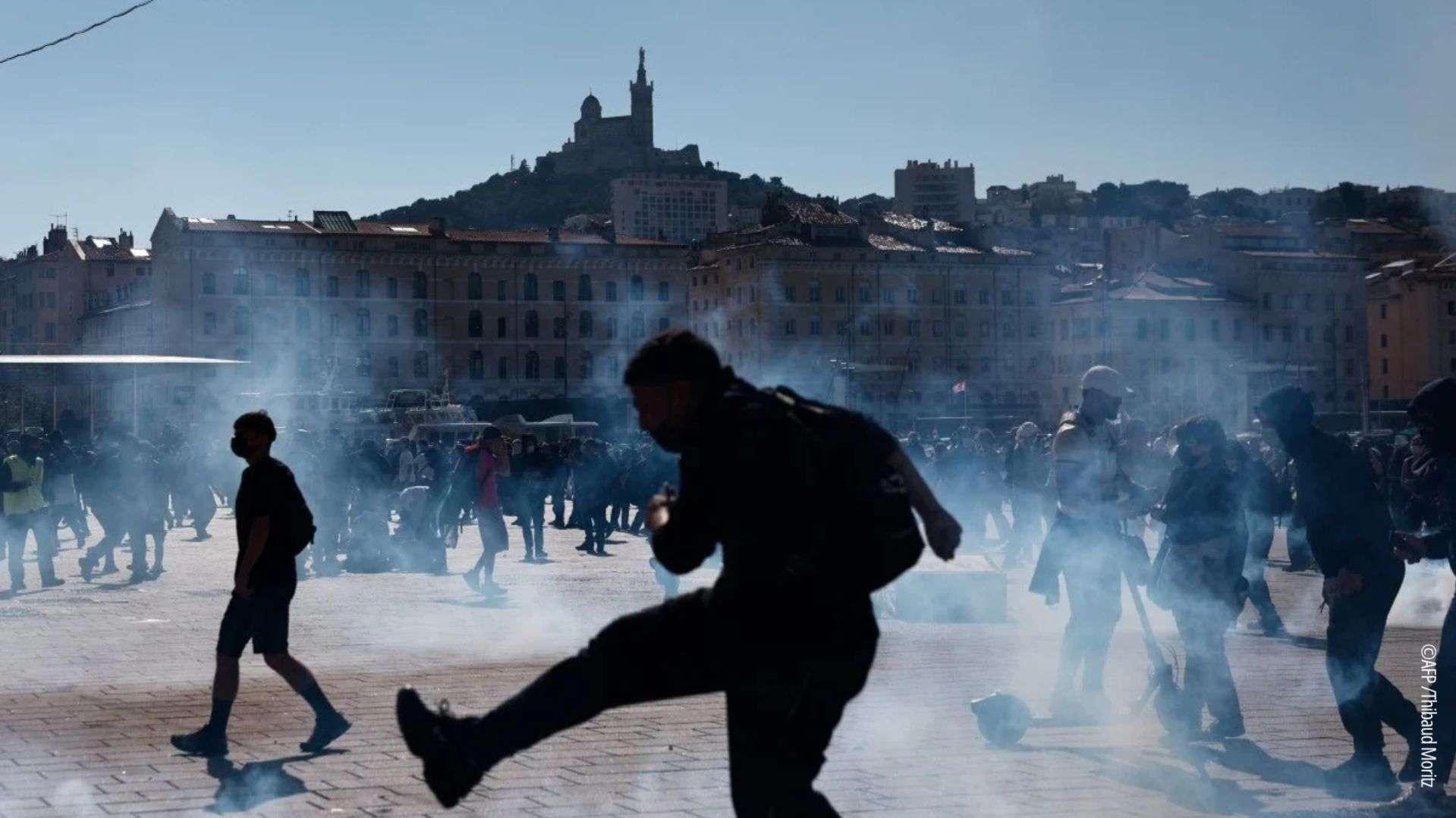 La France sonnée au lendemain d'une journée de mobilisation ayant viré au chaos
