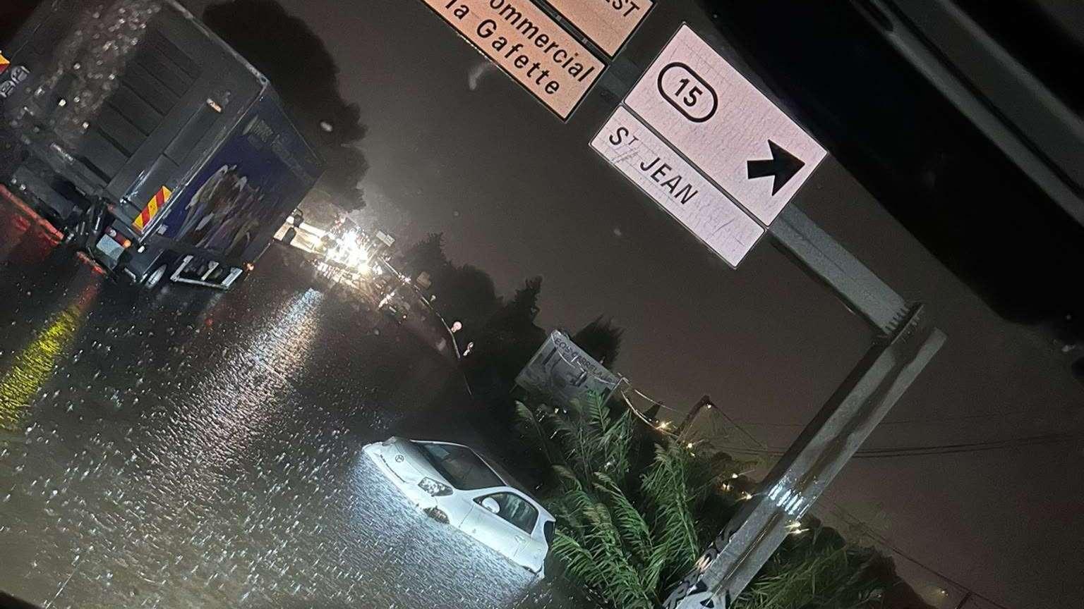 Intempéries dans les Bouches-du-Rhône : Martigues, Châteauneuf et Saint-Chamas particulièrement touchés par les inondations 