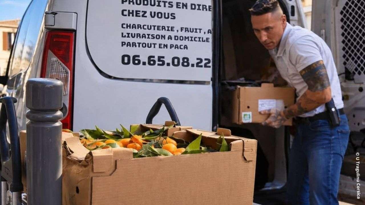 Il sauve des tonnes de fruits corses et les ramène chez vous : le pari d'Hugo Delorieux