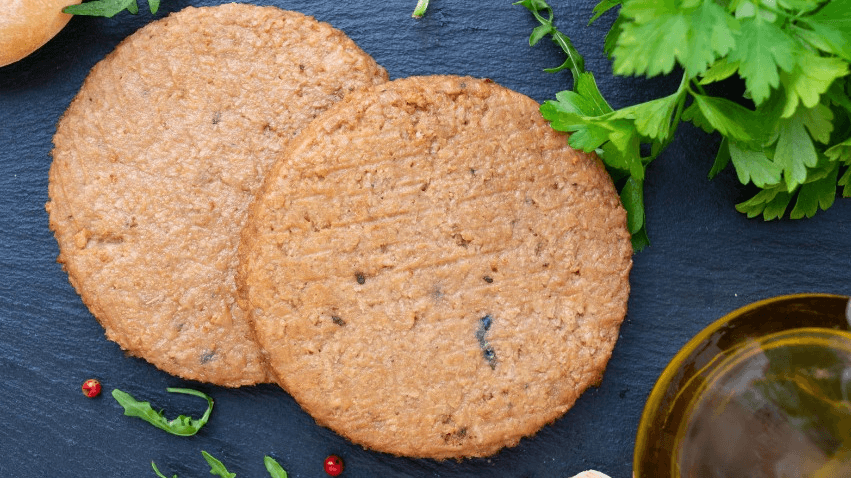 L'appellation de "steak végétal" va être interdite dans l'UE, mais pas les saucisses et les burgers végétariens