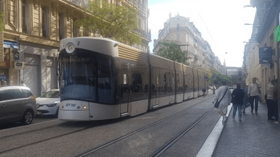 Marseille : un piéton décède après avoir été percuté par un tramway