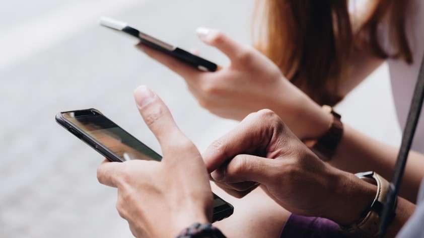 Interdiction du portable au lycée : l'avis de la FCPE 13