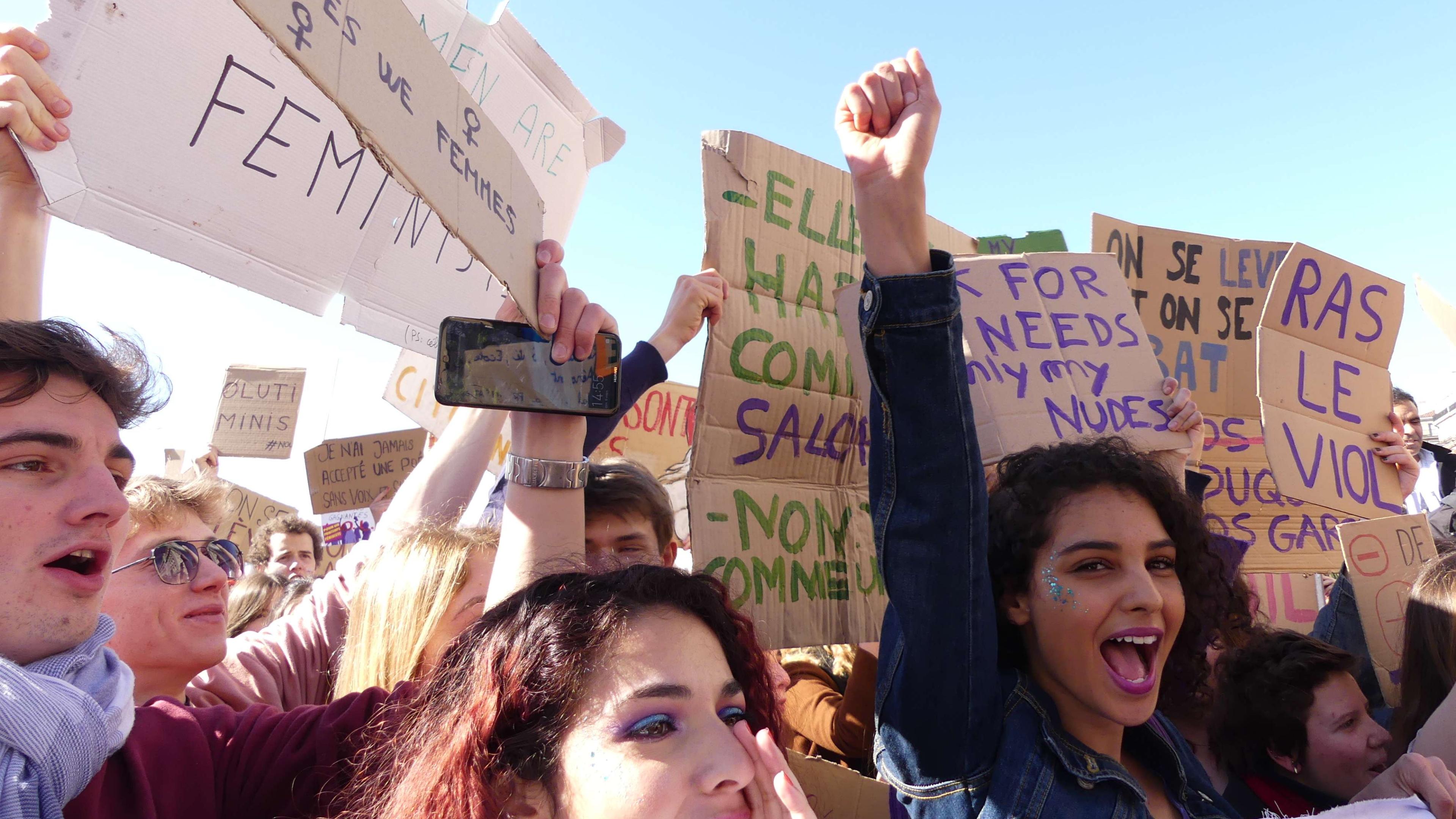 "La honte doit changer de camp" : de Paris à Marseille, des rassemblements contre les violences faites aux femmes