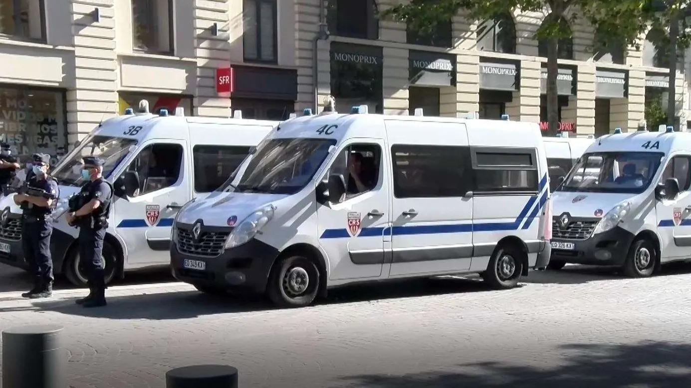 Nouvelles manifestations samedi en France : le dispositif policier "sera massif", annonce le Premier ministre