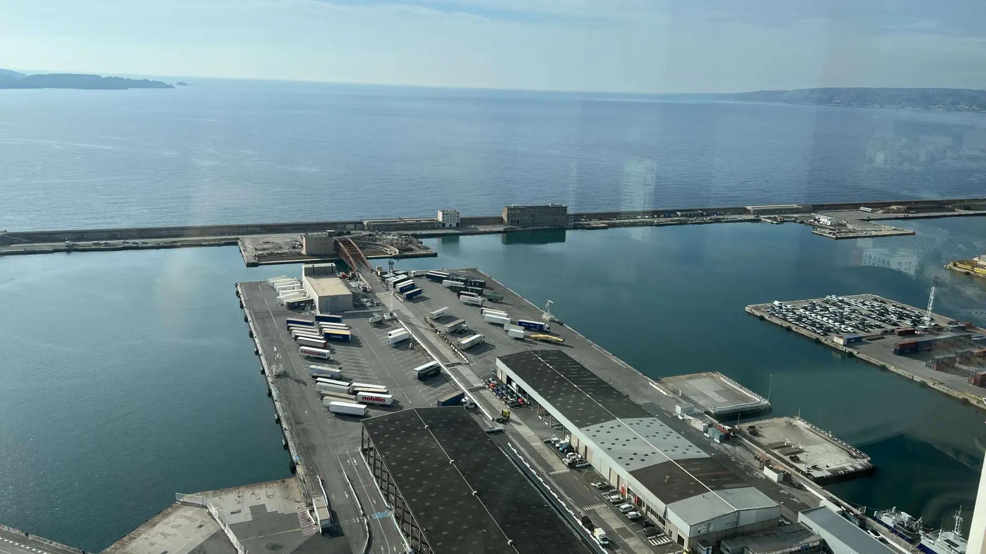 Les ports français et européens perturbés par une grève des dockers 
