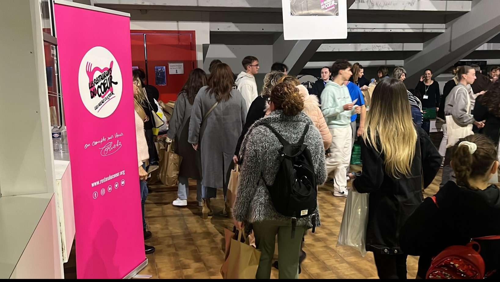 "Il ne reste que 143 places sur 2200 !" : le Grand Show des Restos du Cœur d'Istres va faire le plein de solidarité