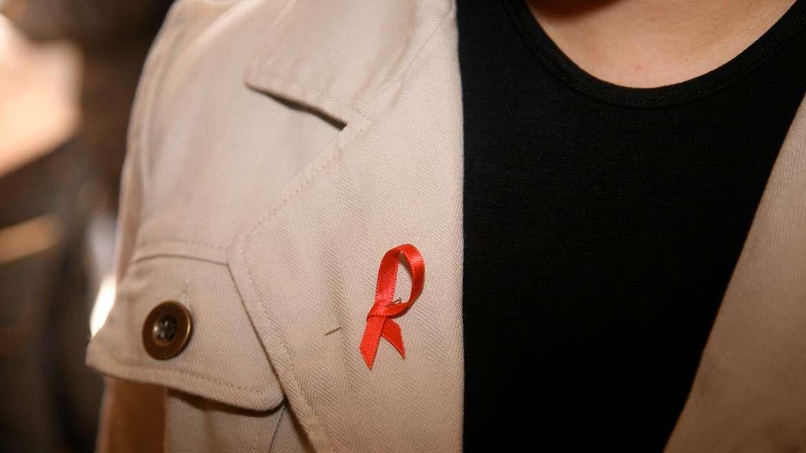 Journée mondiale de lutte contre le Sida :  409 mots Le Conseil national du sida demande "une remobilisation urgente des pouvoirs publics"