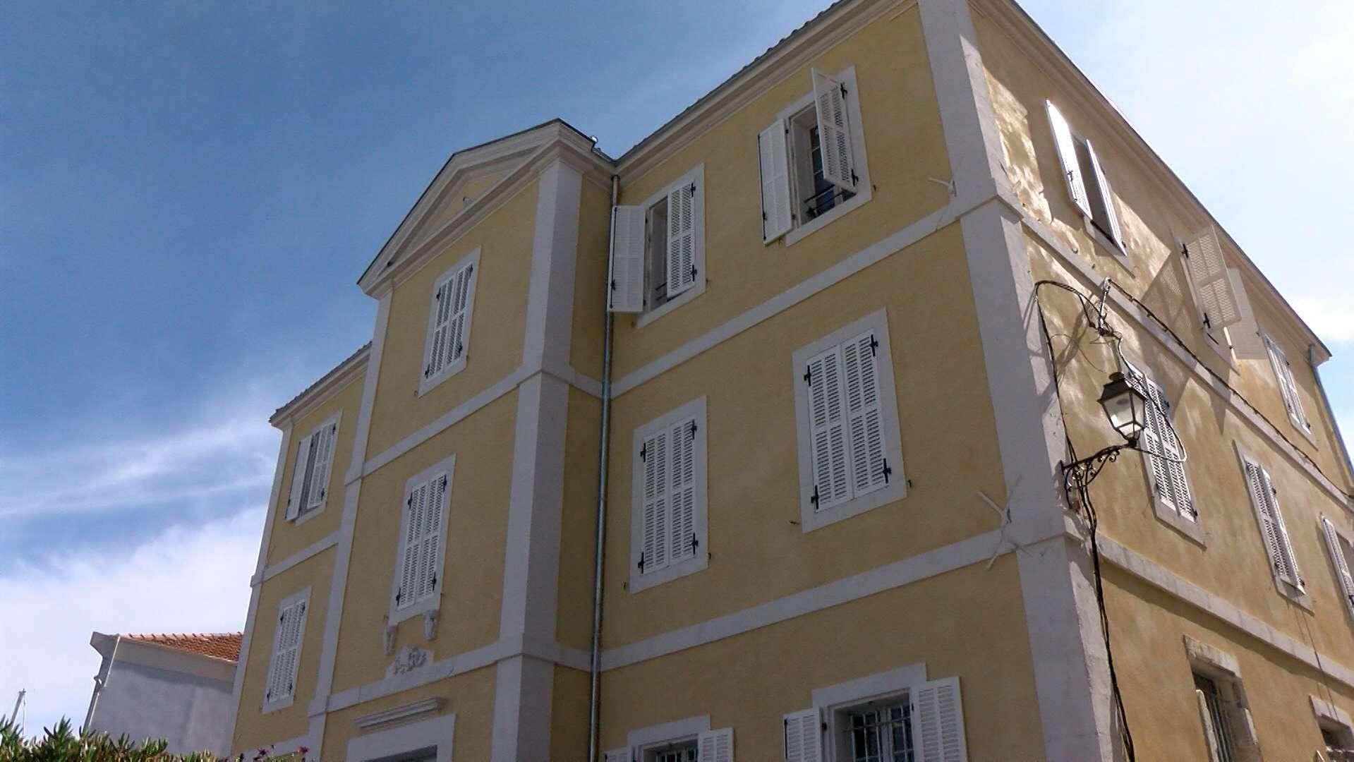 INFO MARITIMA - Alerte aux explosifs à Martigues : la prud'homie de pêche évacuée, l'Île bouclée