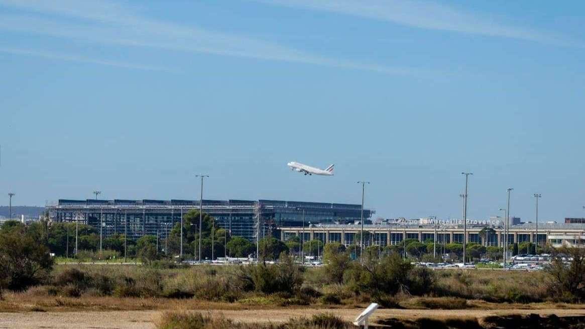 Antenne foudroyée: l'aéroport de Marignane est impacté