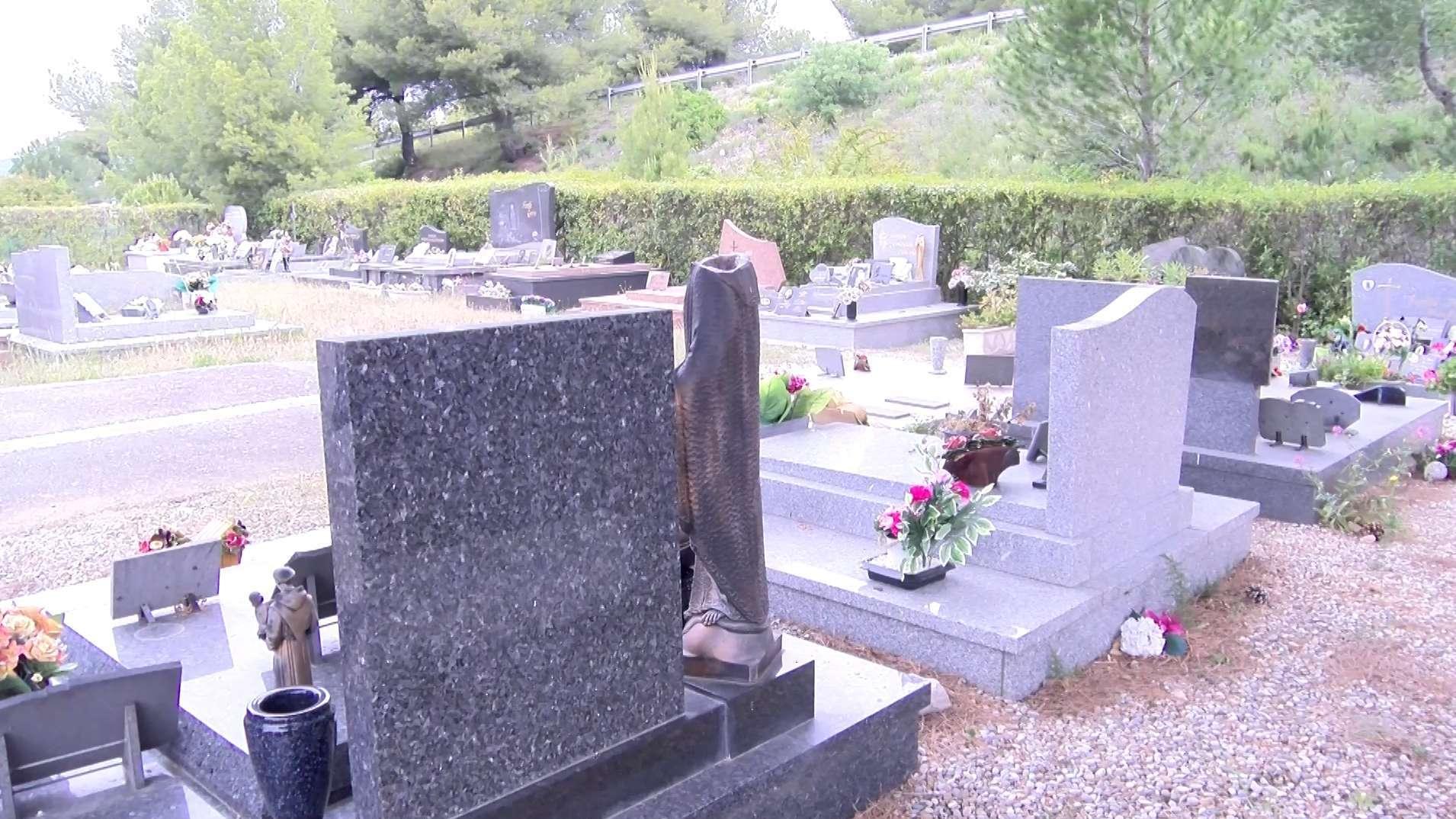 "C'est une honte!" Vitrolles réagit après les dégradations de tombes au cimetière Baume Canouille