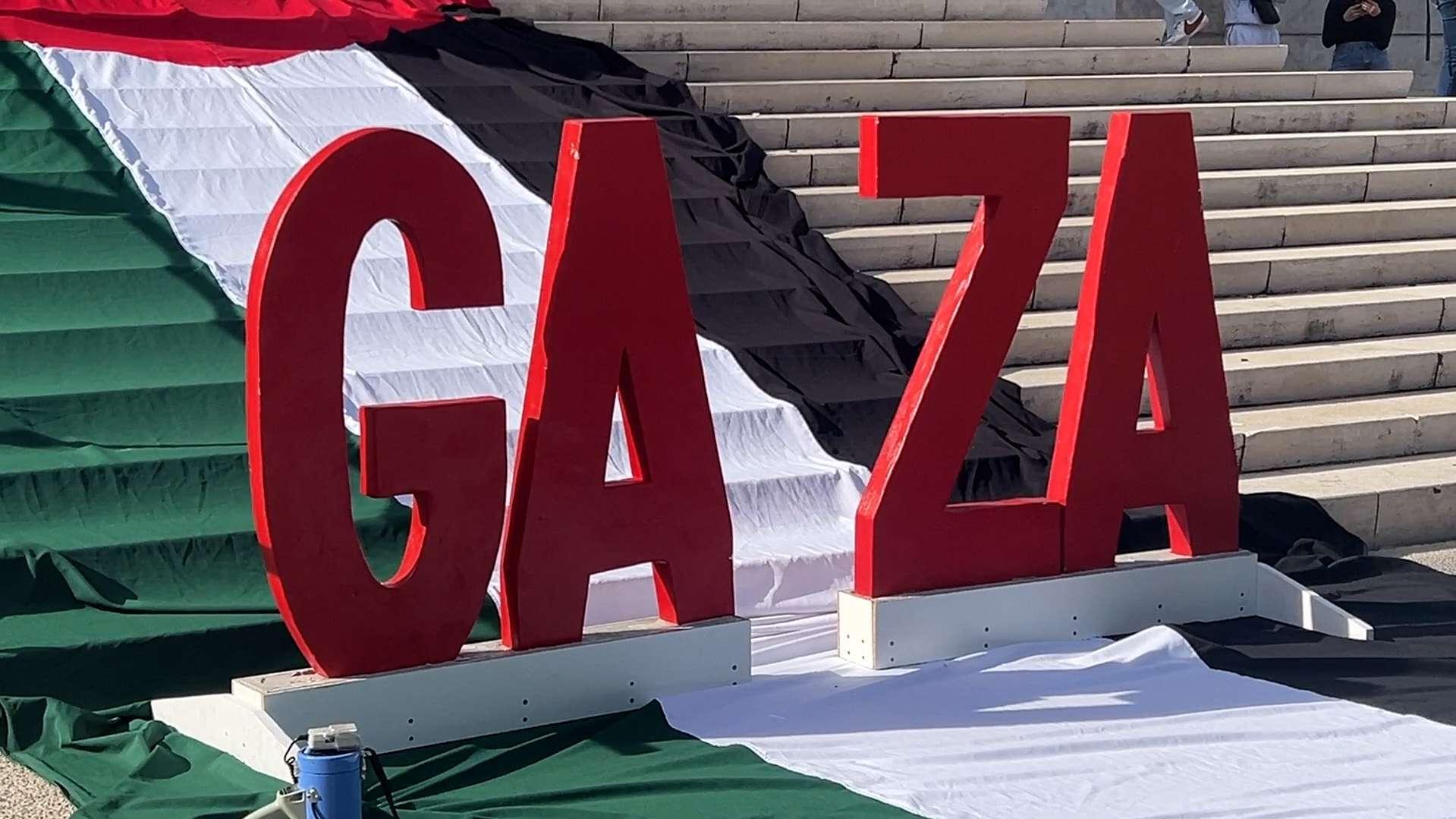 La France procédera "dans les prochains jours" à des largages aériens d'aide sur Gaza
