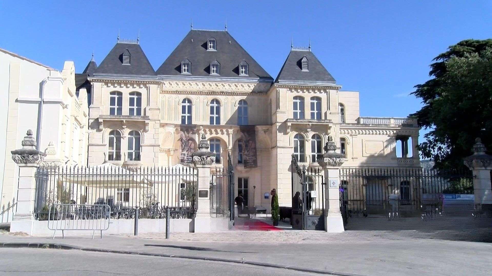 Film "Sacré Cœur" déprogrammé à Marseille : la Mairie invoque la laïcité, la droite et le réalisateur crient à la censure