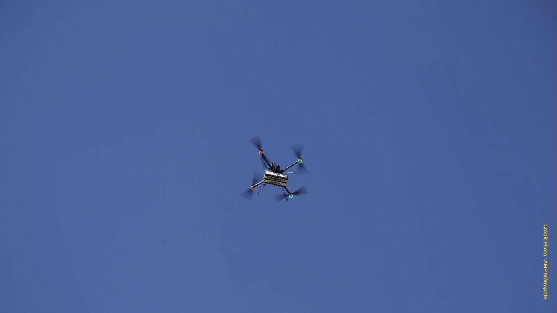 Aix-Pertuis : un drone livre des échantillons médicaux pour la première fois